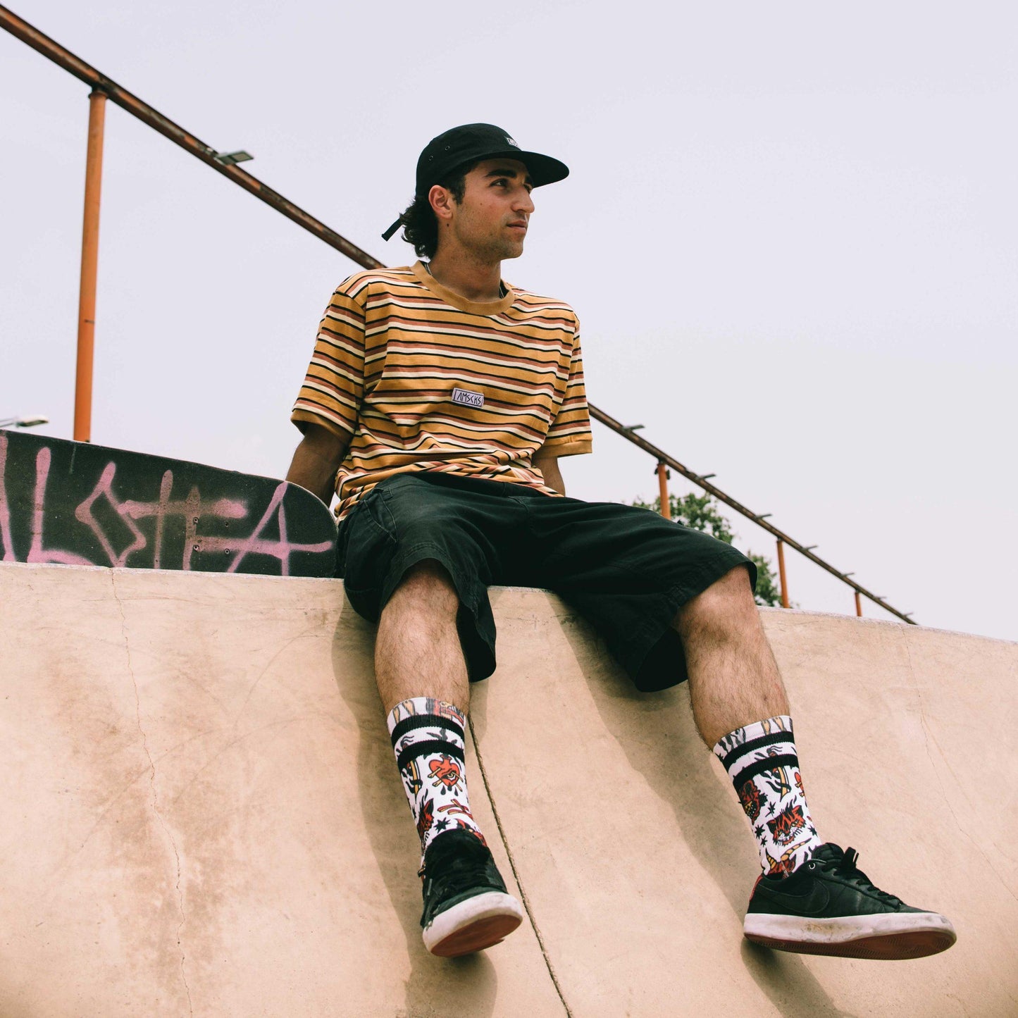 AMERICAN SOCKS "STRIPED" T-SHIRT