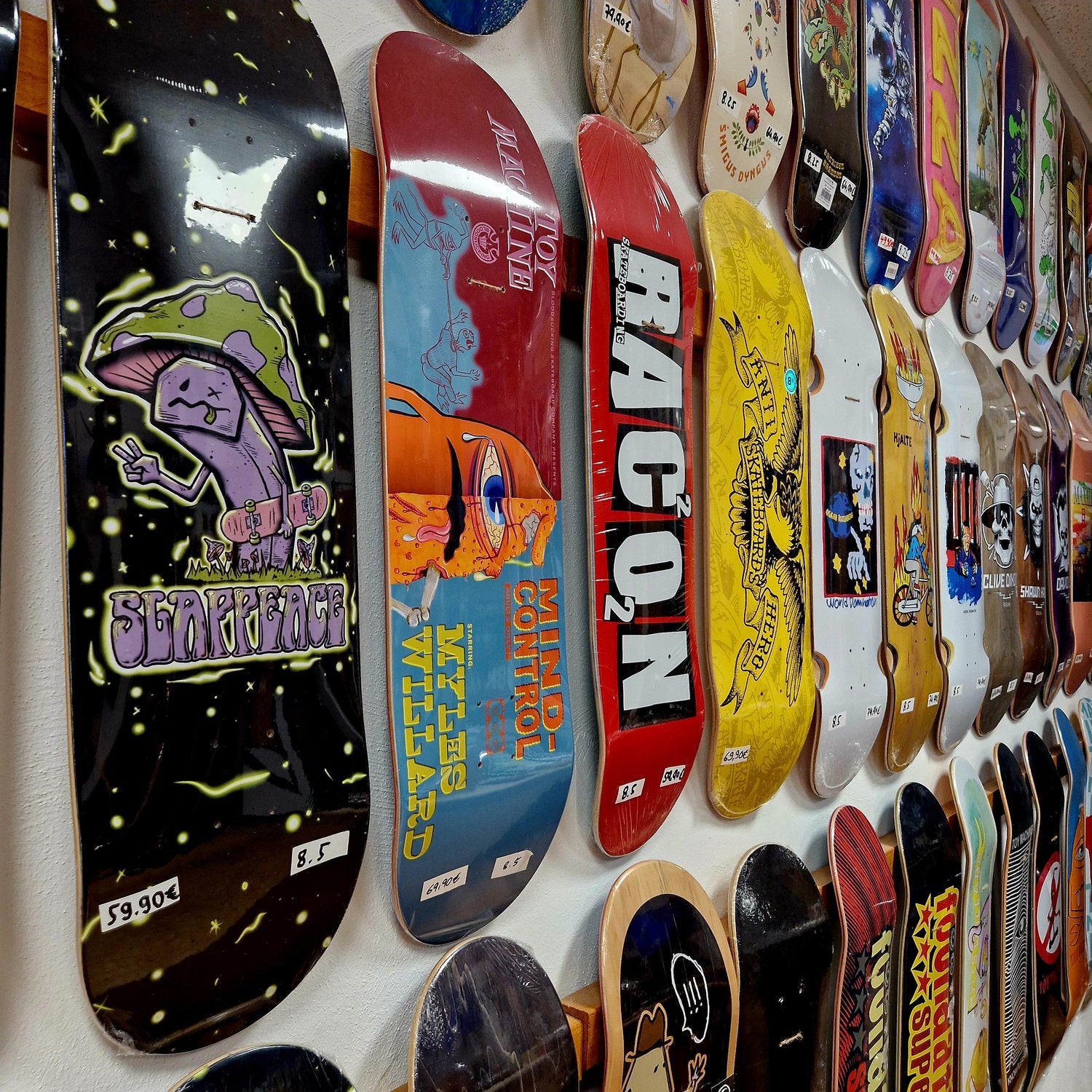 DECKS