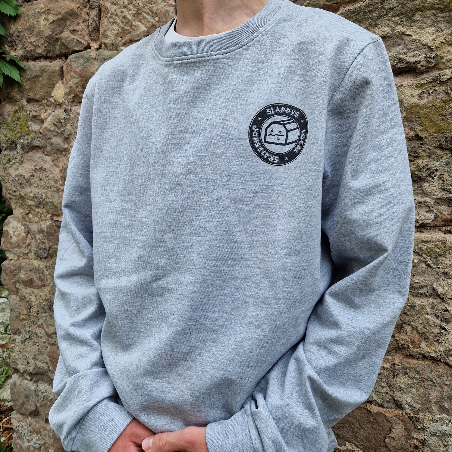 SWEATER / LONGSLEEVES