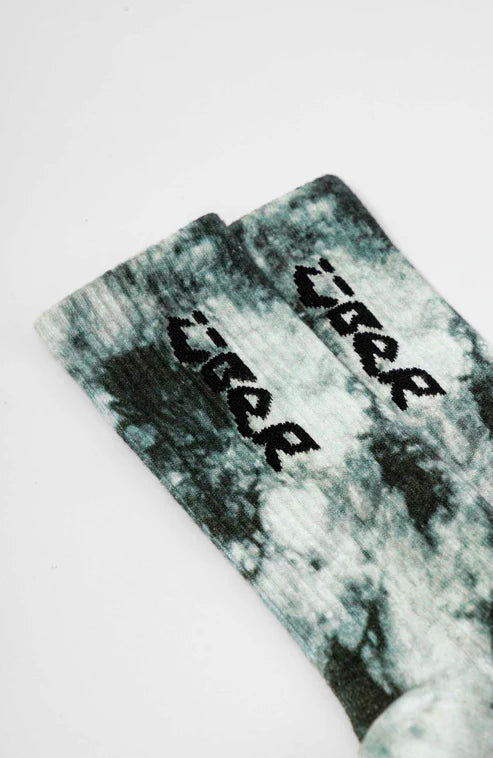 ÜBER "BLACK DYE" SOCKS